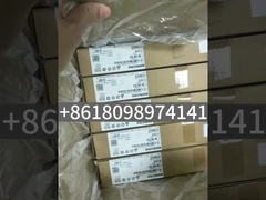 un grande inventario di componenti