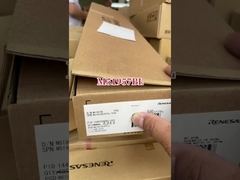 un grande inventario di componenti