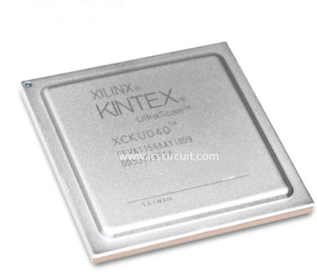 Famiglie programmabili originali RoHS del chip/XCS30-4TQG144C Spartano-XL FPGA di IC