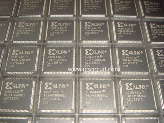 Famiglie programmabili Spartano-XL del chip XCS20XL-4TQ144C IC FPGA
