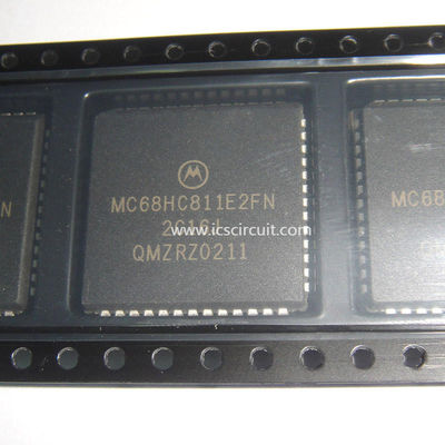 Microcontroller componente elettrico del microchip MCU del circuito MC68HC811E2FN